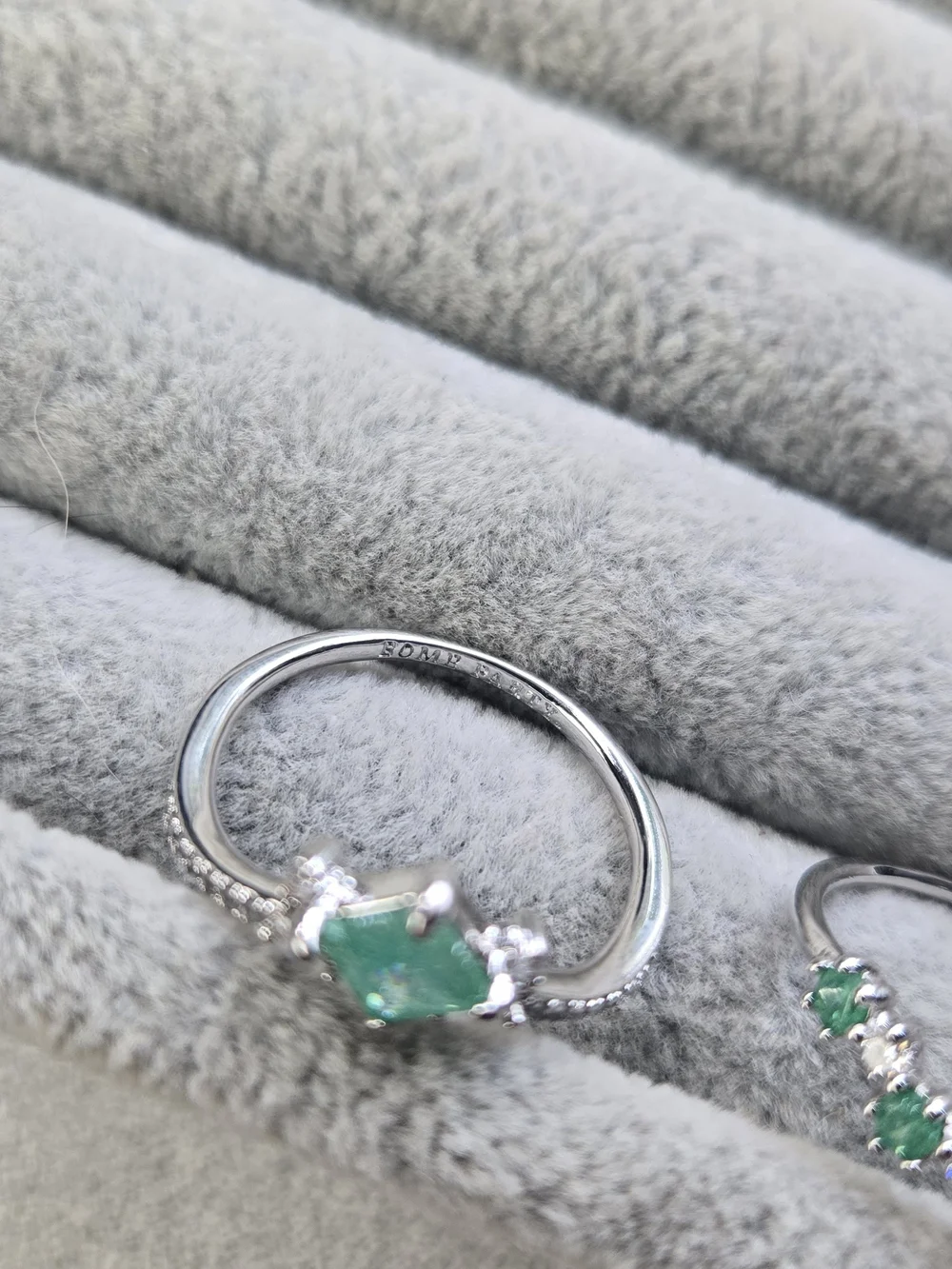 Size 8 Two Piece Teal Ice Crystal Rhodium Plated Bomb Party Ring